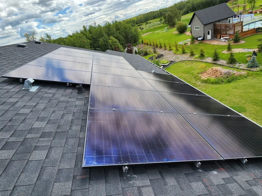 Large two-section rooftop solar array on an acreage property near Beaumont
