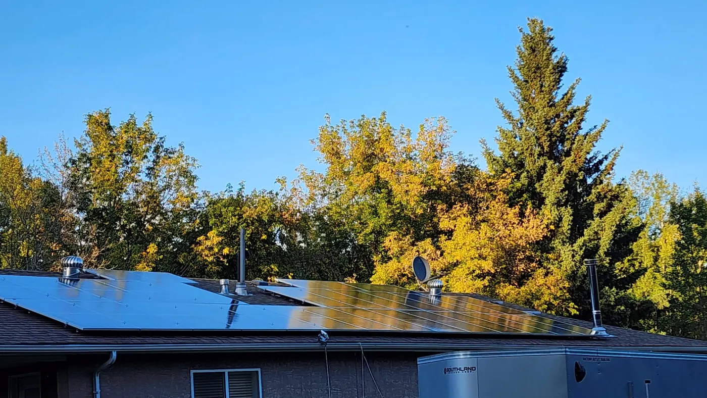 Edmonton bungalow with rooftop solar completed by Raydn, 2023